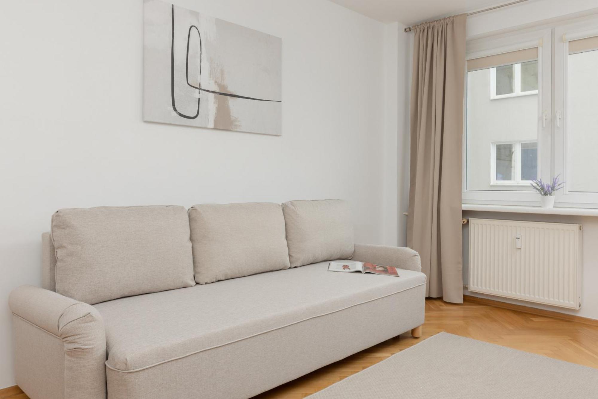 Apartment Center Chmielna 100 *
